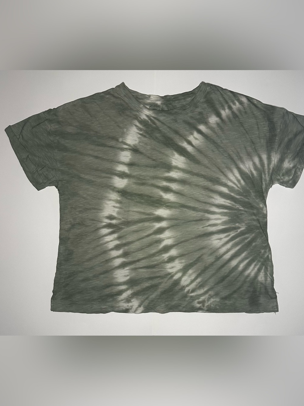 Time and Tru Olive Green Tie-Dye Crewneck Tee